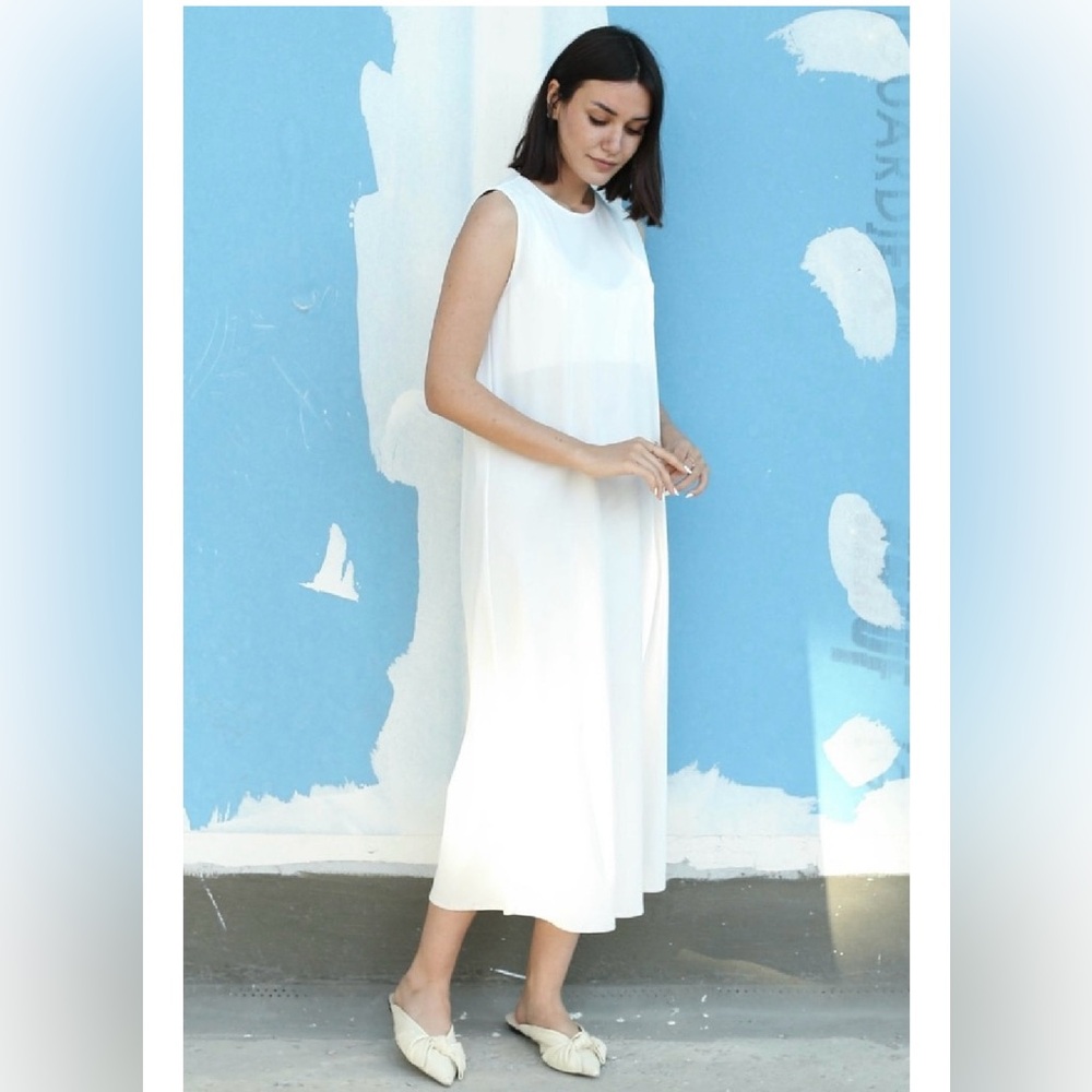 🔹Petticoat Lining Dress White